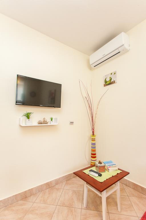 Nena Center Apartament *